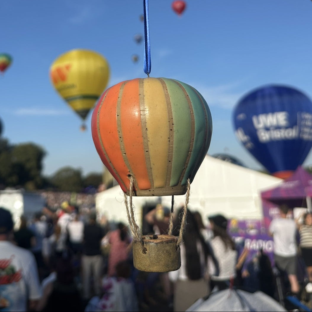 Paint your own hot air balloon @ Wiper and True 28/10