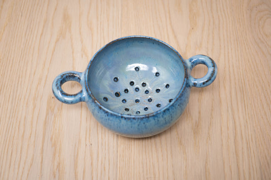 Berry bowl - light blue