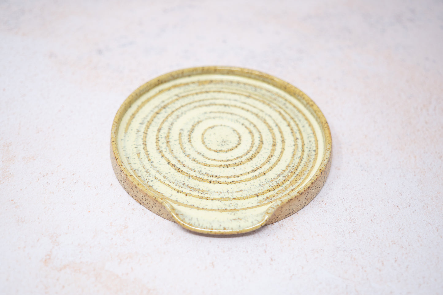 Yellow spoonrest